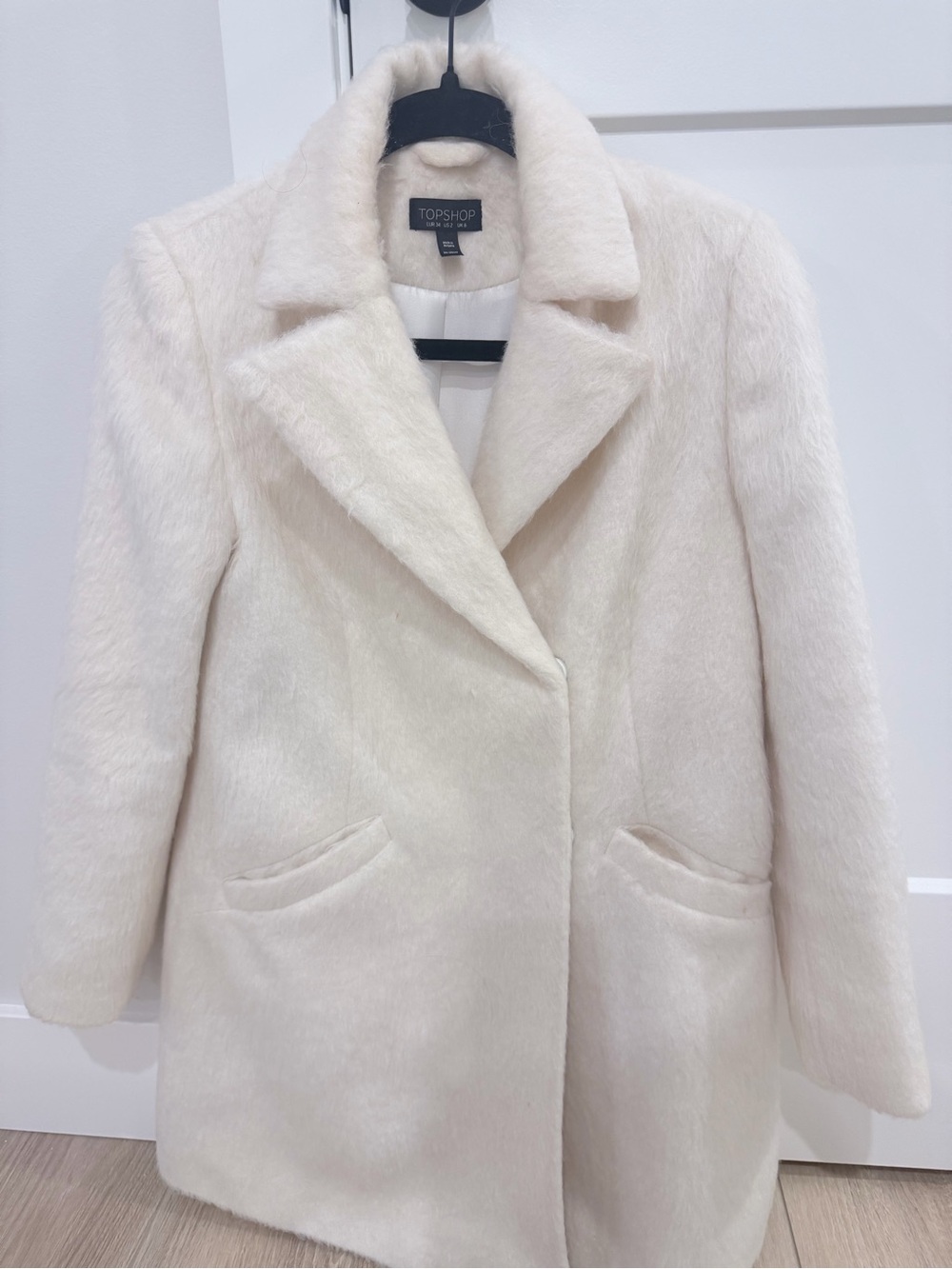 Topshop | Cream Faux Fur Brushed
Wool Dress Coat | Size 2 US
